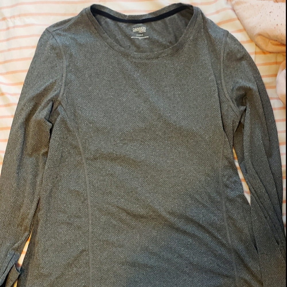 Long sleeve athletic shirt